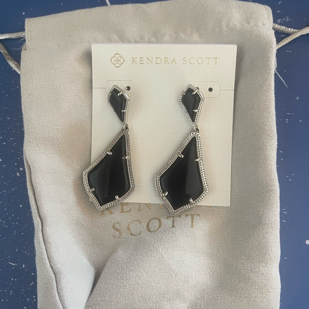 NWOT Kendra Scott Black and Silver Earrings SOLD OUT
